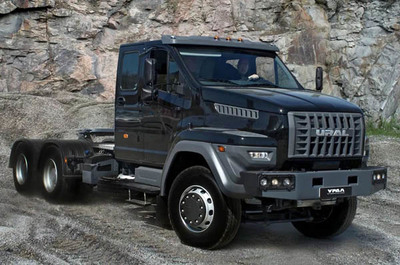 烏拉爾 NEXT 6x4卡車全系上市，助力道路普通貨物運(yùn)輸新升級(jí)